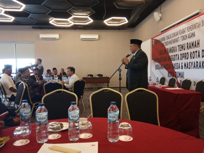 
					Ketua DPRD Dumai, Agus Purwanto, ST saat menyampaikan sambutan.