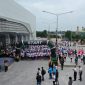 Kapolda Riau saat akan melepas peserta lomba lari Fun Run di Halaman City Mall Dumai, Jl.Bukit Datuk Kota Dumai.