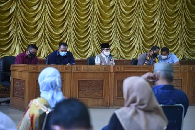 
					Gelar Rapat, Ini Pesan Walikota Dumai Terkait Covid-19