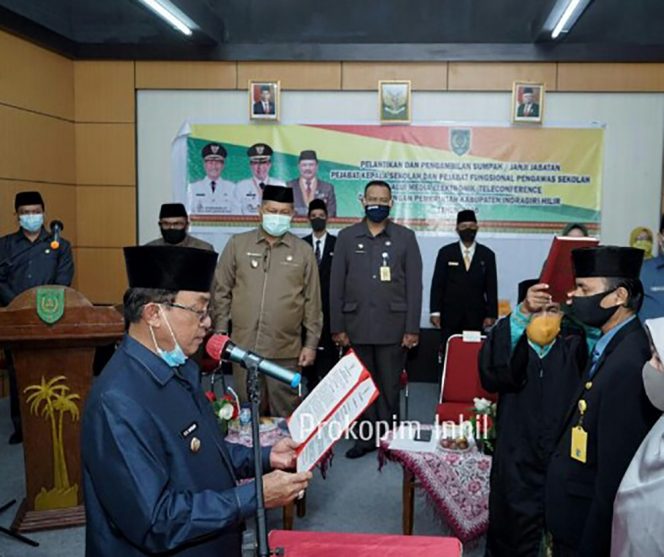 
					Bupati HM Wardan Lantik Kepala Sekolah SD dan SMP Negeri se-Inhil