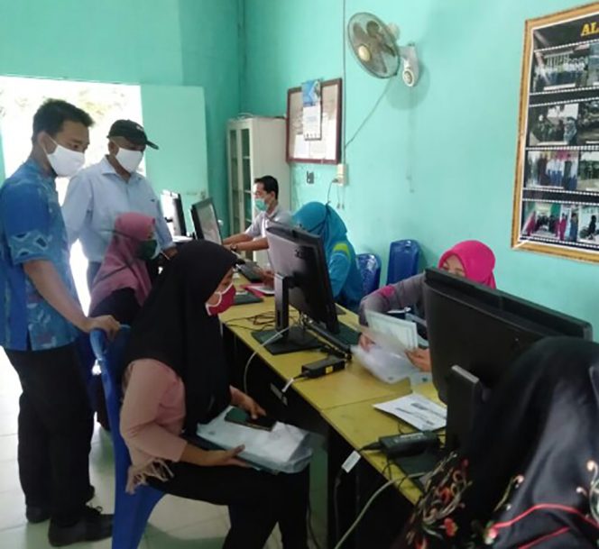 
					Hari Pertama PPDB, SMAN Tuah Kemuning Tetap Terapkan Protokol Kesehatan