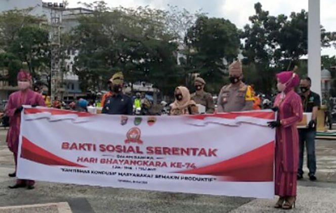 
					Dalam Rangka Hari Bhayangkara ke 74, Polres Inhil Gelar Kegiatan Bhakti Sosial di Lapangan Gajah Mada Tembilahan