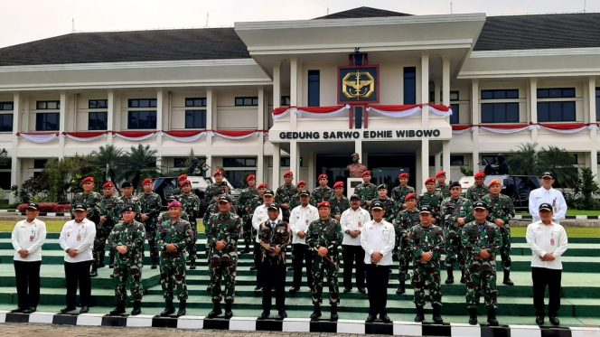 
					Kasum TNI: Tugas Pokok TNI Selain Perang Adalah Mengatasi Terorisme