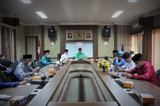 
					Asisten III Setdako Dumai Pimpim Rapat Lanjutan Persiapan HUT RI Ke-75