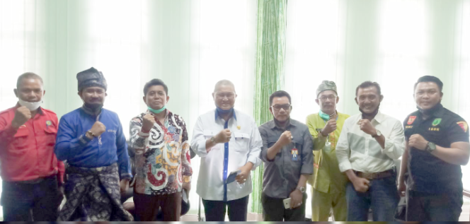 
					Kepala Kejari Inhil Terima Kunjungan dari Berbagai Instansi Disaat Akan Pindah Tugas
