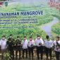 Gubri Bersama Kapolda, Danrem dan Ketua DPRD Riau Tanam Mangrove di Dumai