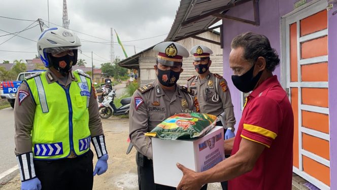 
					Sempena Hari Lantas Bhayangkara ke 65, Sat Lantas Polres Inhil Bagi-Bagi Sembako
