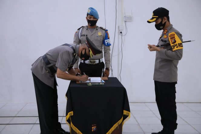 
					Kapolres Inhil Pimpin Sertijab Kabag Sumda dan Kapolsek Kateman