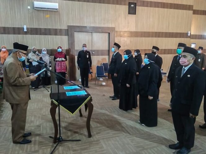 
					Lantik 8 Pejabat Fungsional, Sekda Dumai: Semoga Amanah Dengan Jabatan yang Diemban
