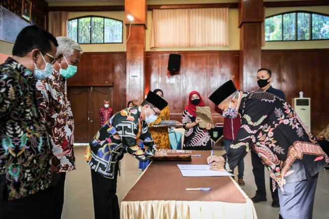 
					Penandatanganan Perubahan Kinerja Tahun 2020, Untuk Tingkatkan Kinerja Aparatur