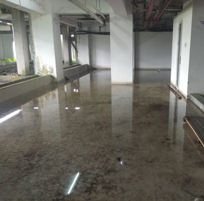 
					Lantai Dasar Kantor Bupati Kumuh Dan Jorok