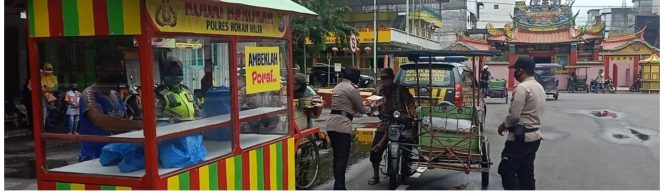 
					Jum’at Barokah Awal Tahun 2021, Polsek Bangko Berbagi Pada Masyarakat