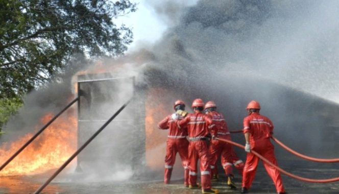 
					Bulan K3, Pertamina RU II Sungai Pakning Adakan Fire Fighting Contest