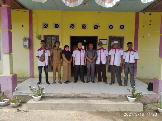 
					foto Bersama Organisasi KAMI dengan pihak Kepenghuluan Lenggadai Hilir 