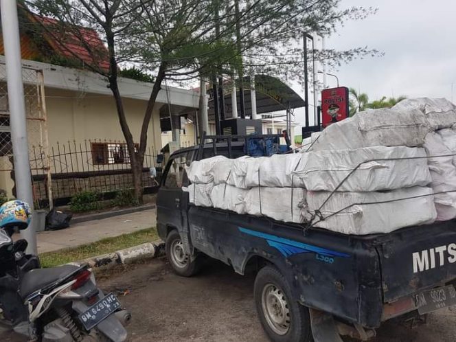 
					Satu Pickup Bermuatan Arang Bakau Diduga Milik Junaidi Diamankan Polres Dumai