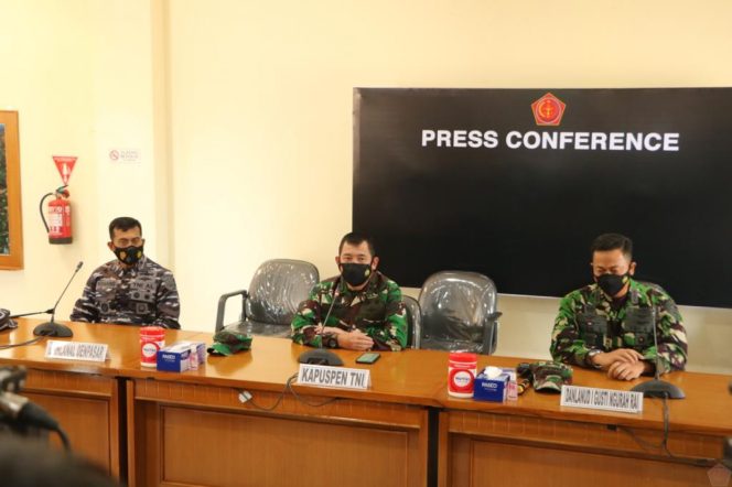 
					Pencarian Kapal Selam Nanggala-402, TNI Kerahkan 21 KRI