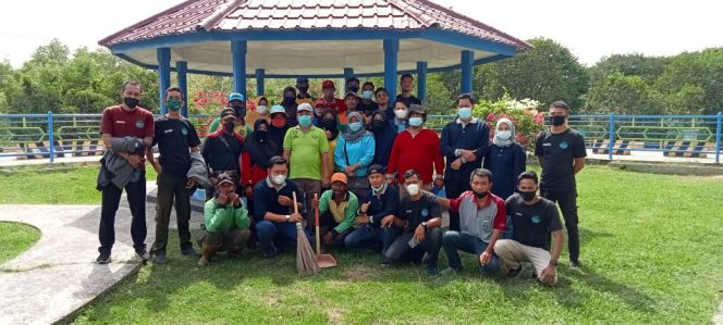 
					DLH Kabupaten Bengkalis Ikut Tangani Pembersihan Sampah Di Roro Sungai Selari