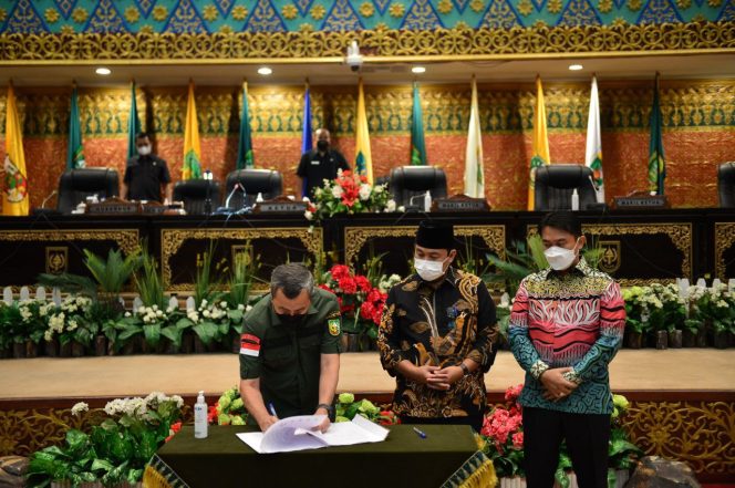 
					APBD P Riau 2021 Naik Jadi Rp 9,680 Triliun, Gubri: Penanganan COVID-19 Masih Jadi Prioritas