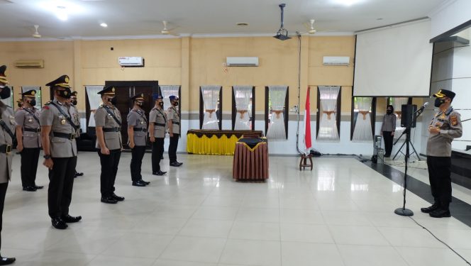 
					Pimpin Upacara Sertijab, Kapolres Dumai: Mutasi dan Promosi di Polri Sebagai Upaya Penyegaran