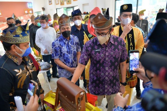 
					Menparekraf Kunjungi Gerai Sentra Budaya dan Ekonomi Kreatif Balai LAM Riau