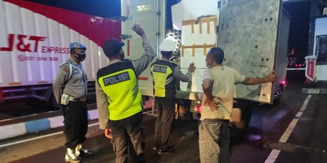 
					Cegah Penyelundupan Jelang Nataru, Polisi Lakukan Pengetatan di Pelabuhan Gilimanuk