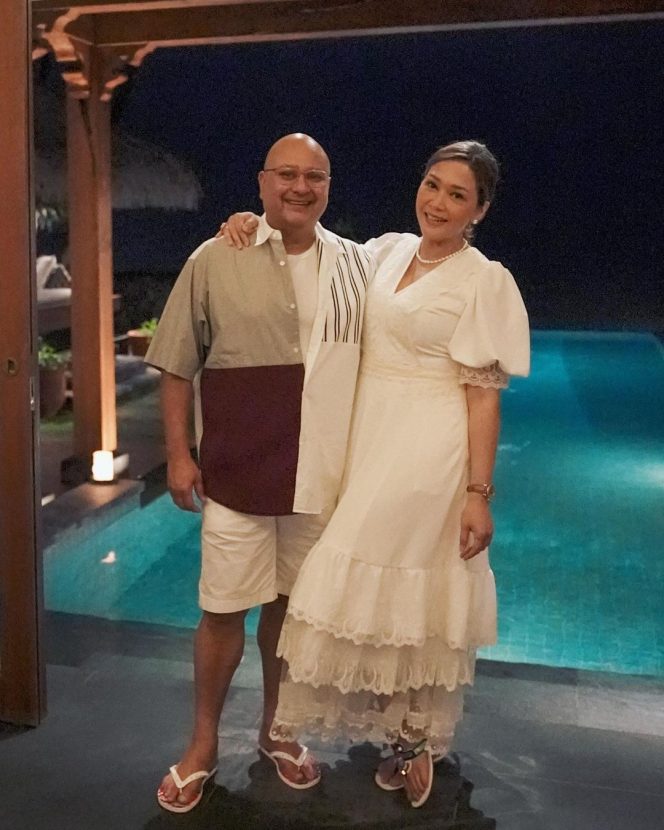 
					Maia Estianty tampak mesra bersama suaminya Iwan Mussry. (Foto: IG Maia)