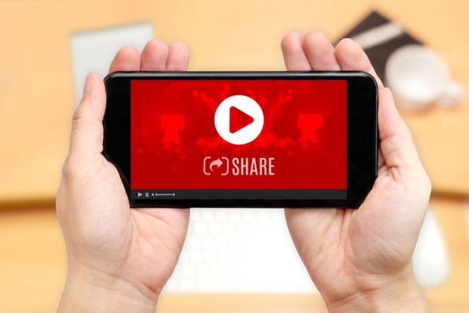 
					Warganet Buru Video Guru Murid 53 Detik