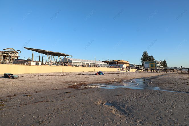 
					Ilustrasi - Kondisi Pantai ketika air laut surut 