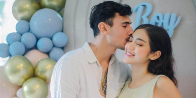 
					Bersama Vincent Verhaag, Jessica Iskandar Merasa Lebih Bahagia