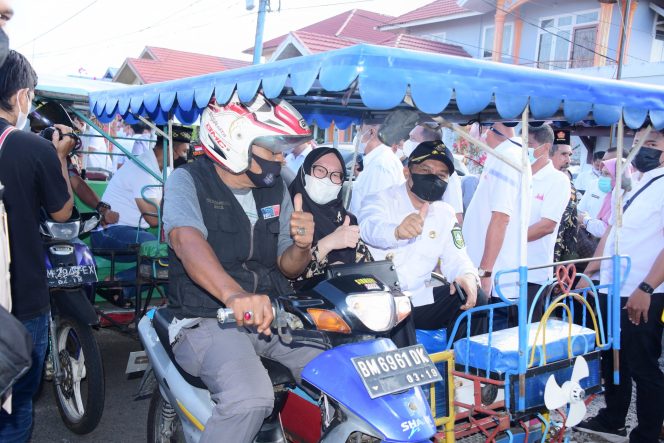 
					Perpisahan, Bupati Bengkalis Kasmarni antar Mantan Kapolres Bengkalis ke Pelabuhan