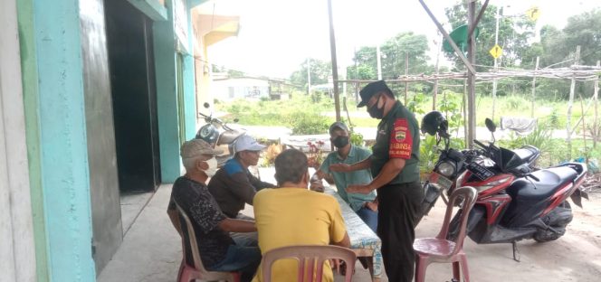 
					Babinsa Mundam Kota Dumai Ajak Masyarakat untuk Vaksin