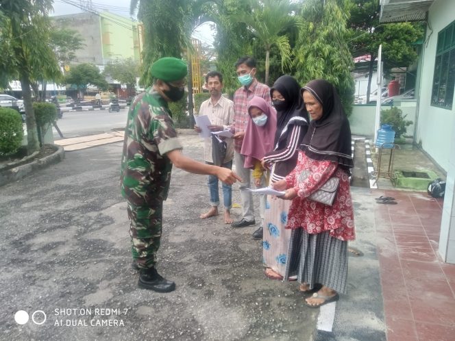 
					Cegah Penularan Covid-19, Peltu Wawan Ajak Penerima BLT-PKLW untuk Vaksin