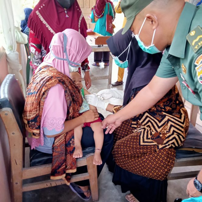 
					Babinsa Bukit Kapur Dampingi Kegiatan Posyandu di Wilayaah Binaannya
