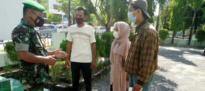 
					Upaya Cegah Covid-19 oleh TNI, Babinsa Sukajadi Terus Gencar Sosialisasi