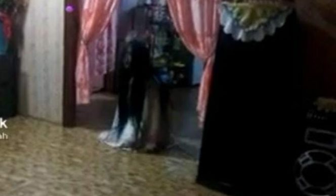 
					Hantu Viral di Kalsel hebohkan warganet. (Foto: Net)