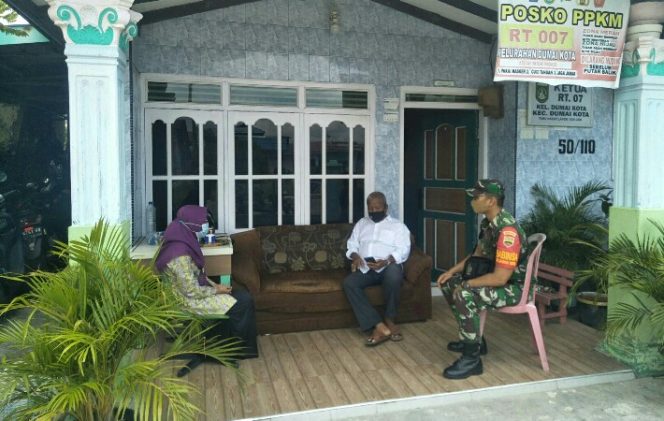 
					Upaya Memutus Rantai Penyebaran Covid-19, Babinsa Dumai Kota Laksanakan Giat Anjangsana