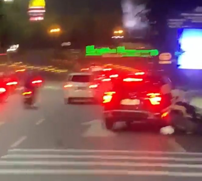
					Screenshot video tabrak lari di Bekasi. (Foto: screenshot video Twitter @Kangjail)
