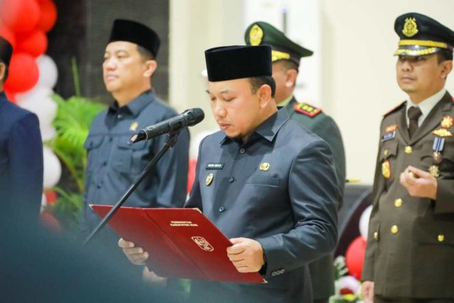 
					Kukuhkan 30 Anggota Paskibraka, ini Pesan Wabup Husni.