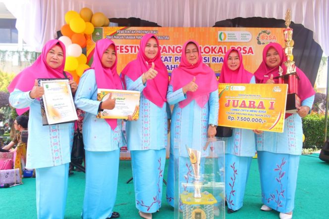 
					TP PKK Kabupaten Siak Juara 1 Lomba Cipta Menu Beragam, Bergizi Seimbang dan Aman (B2SA) Tingkat Provinsi Riau.