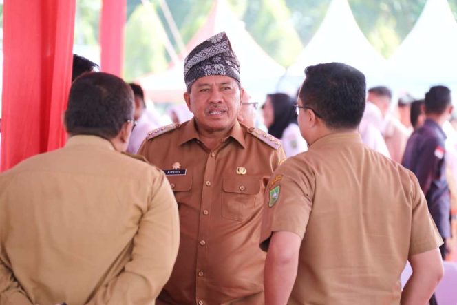 
					Bupati Alfedri Apresiasi kegiatan Roadshow Bus KPK di Provinsi Riau tahun 2023.