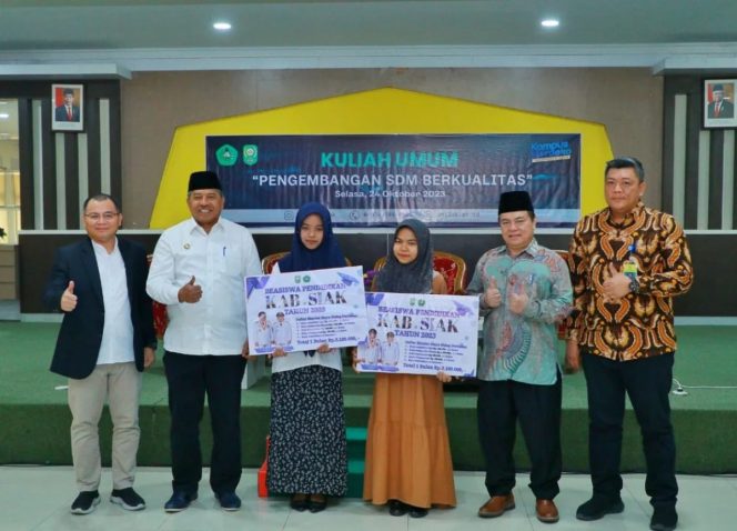 
					Di Undang Jadi Narasumber di Unilak, Bupati Alfedri Paparkan Program BeTUNAS.