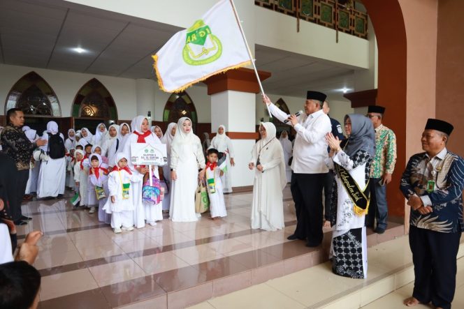 
					Alfedri Apresiasi Ratusan Santri di Siak, Ikut Pragaan Manasik Haji.