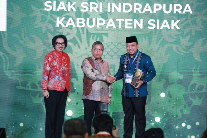 
					Pemkab Siak Kembali Terima Penghargaan Adipura ke 6 kalinya.