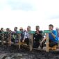 Apical Dumai Tanam 2 Ribu Mangrove di Pantai Taisan