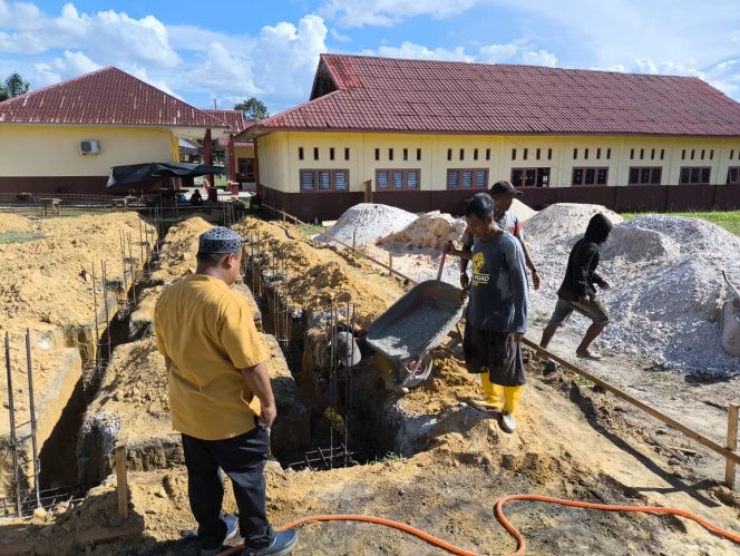 
					Masyarakat Apresiasi Pembangunan 5 Gedung Tambahan di SMAN 5 Tanah Putih Rohil