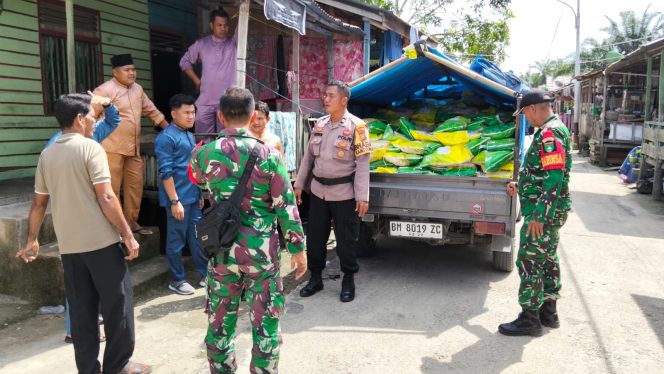 
					Rp 62 Ribu Dapat 5 Kg Beras Murah Polsek Tanah Putih Diserbu Warga