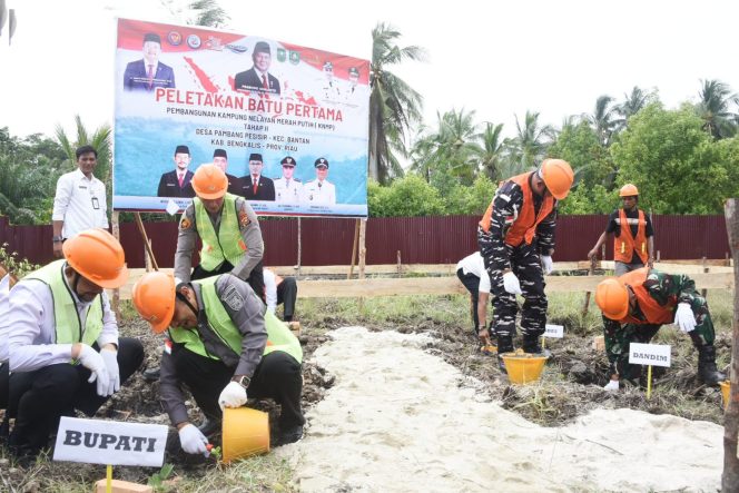 
					Resmikan Kampung Nelayan, Wabup Bagus Berharap Nelayan Tangkap Peluang Jadi Pelaku Ekspor