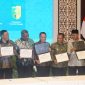 Sinergi Perkuat Kualitas ASN, Bupati Rohil Hadiri Penandatanganan Komitmen Manajemen Talenta di Tanjung Pinang