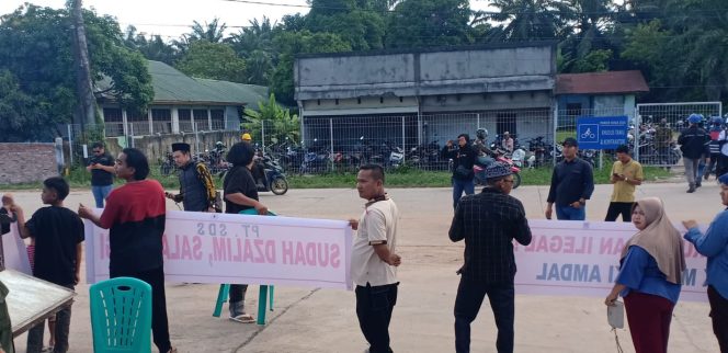 
					Warga Demo Perusahaan Group Apical di Kota Dumai, Diduga Lakukan Pembangunan Tanpa Amdal