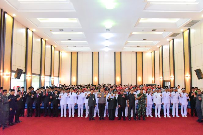 
					Berikut Nama Pejabat Administrator, Pengawas dan Fungsional yang Dilantik Bupati Kasmarni
